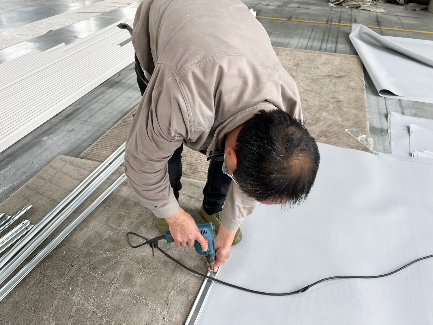 電動擋煙垂壁的尺寸、控制和安裝方案